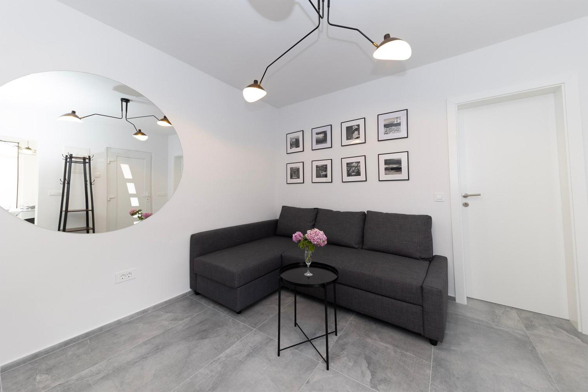 Find Your Haven In Morena Celeste Seaside Puntamika Apartments! Apartment Zadar