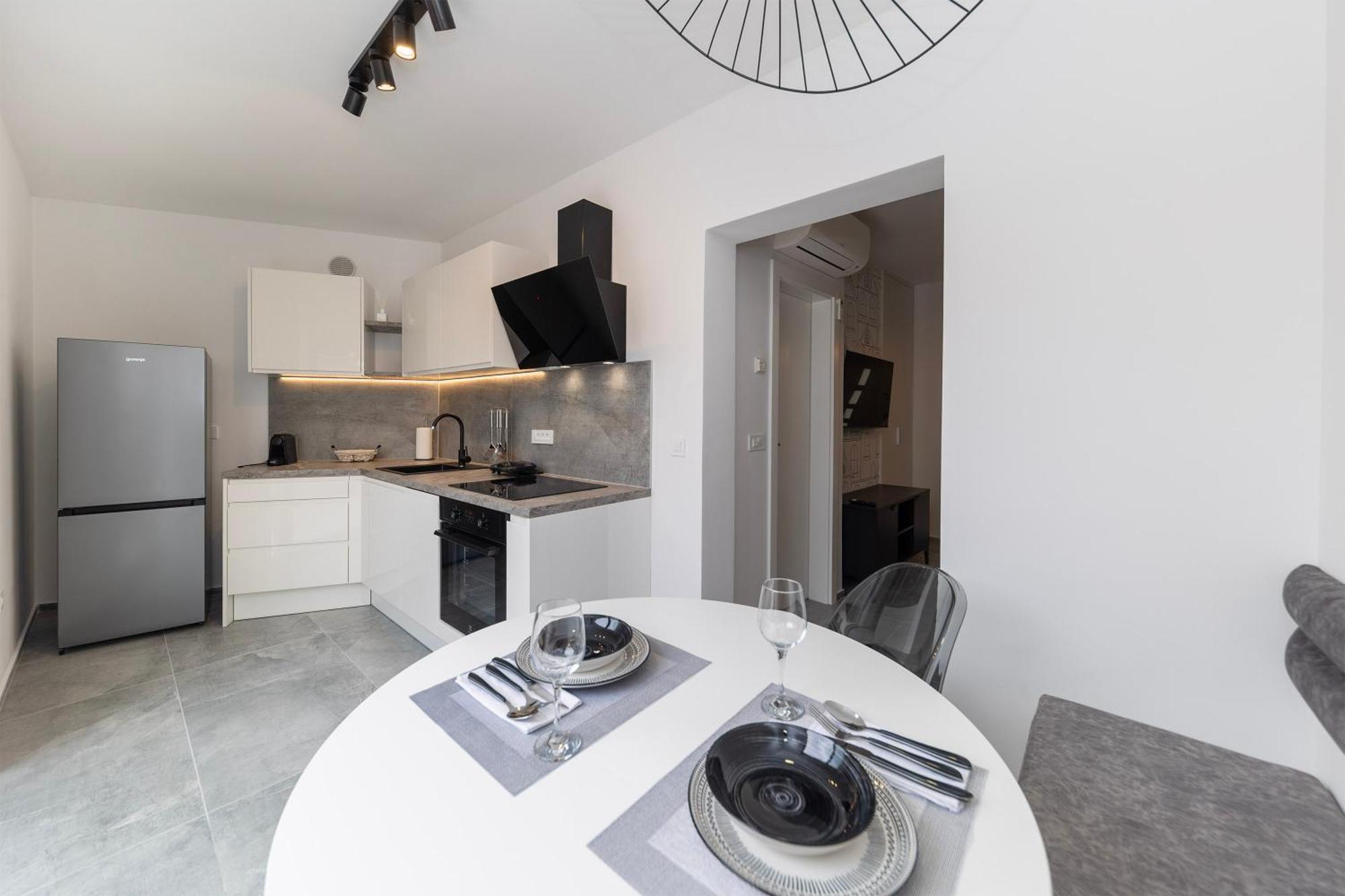 Find Your Haven In Morena Celeste Seaside Puntamika Apartments! Appartement Zadar